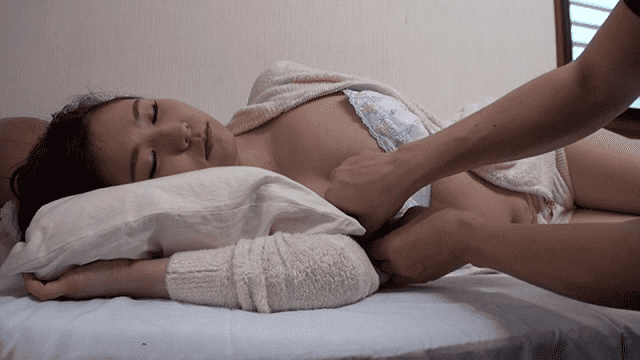 TMA T28-498 Sleeping medicine with sleeping medicine Cum shot Internal cumshot Incesting brother&#039;s sexual intercourse for days - Server 1
