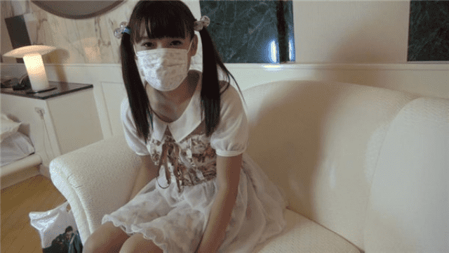 FC2 PPV 330325 First shot taken a little Twenty years old Ri ippai pan - Server 1