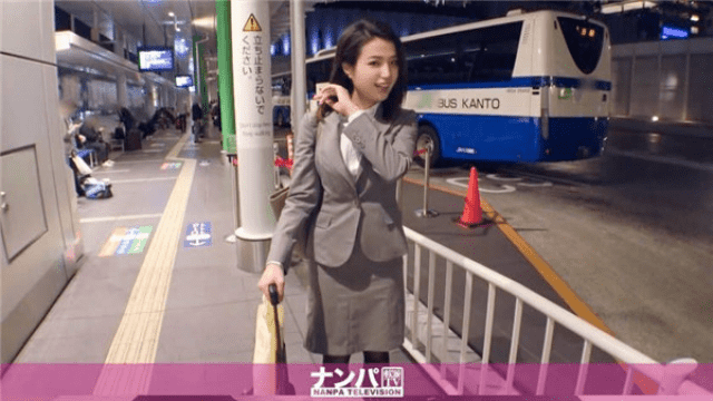 Nanpa 200GANA-1787 Bus terminal Nanpa 18 Hikaru 23 years old Sales manager of a pharmaceutical company - Server 1