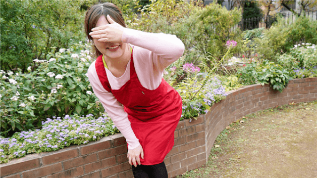 Pacopacomama 011019_009 Working Regional Mom Flower Shop Clerk Hen - Server 2