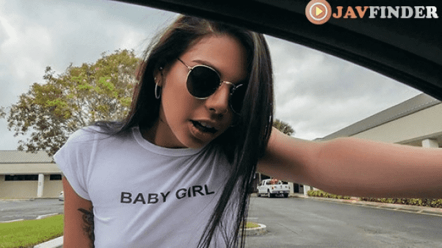 Mofos Helping Out A Latina In Need - Server 1