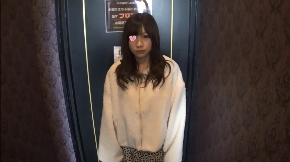 FC2-PPV 1316094 Monashi First Shot Apparel Clerk Ami-chan 19 Years Old Puzzled At The First Life Of Life Gonzo Selfie - Server 1