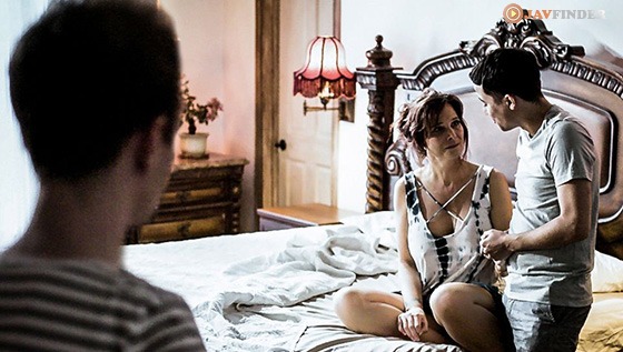 PureTaboo Mer Taking Care Of Mom - Server 2